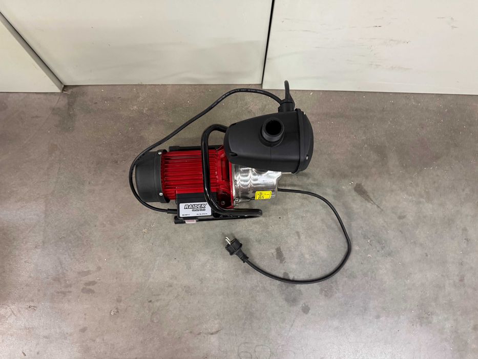 Помпа с електронен пресостат 1200W 64L/min RD-WP17