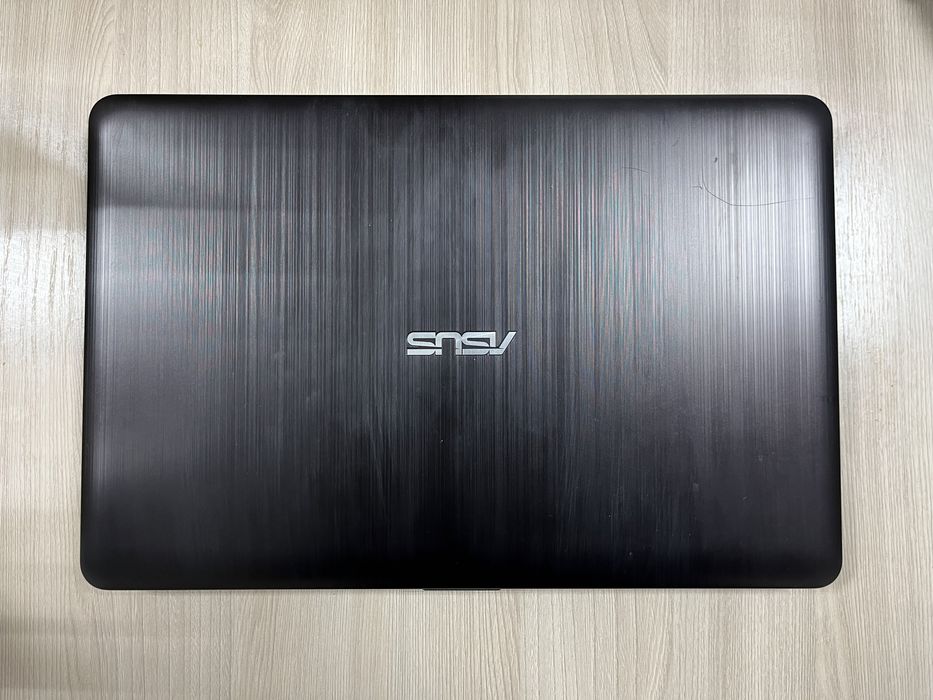 Ноутбук сатылады