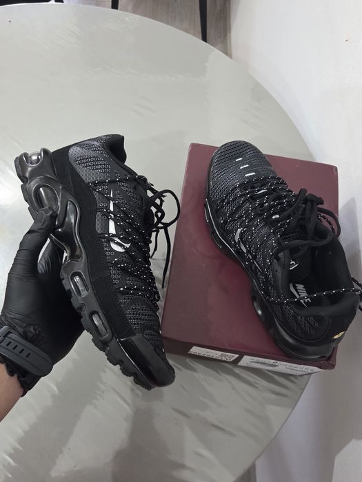 Adidasi nike air max tn
