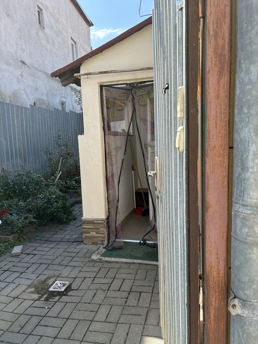 Oportunitate de investitie str Salciilor 2 apartamente cu curte la pret de garsoniera