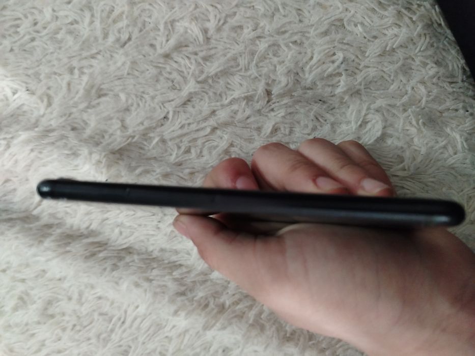 IPhone se2020 в хорошем состояние