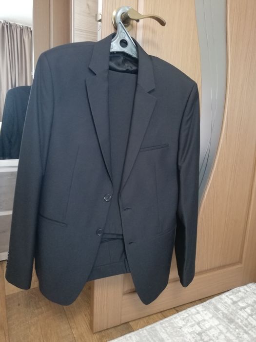 Продам мужской костюм.