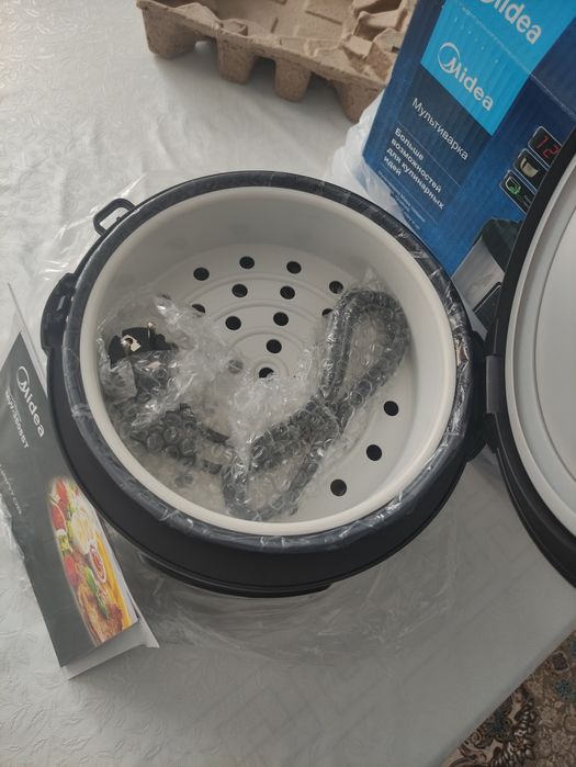 Мультиварка Midea MW-3808ST