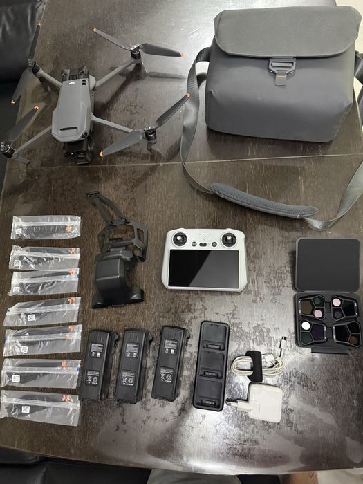 Дрон DJI MAVIC 3 PRO More Combo (DJI RC Pro)