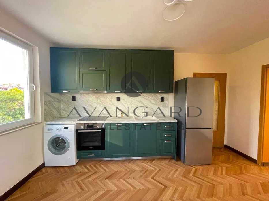Продава се Тристаен апартамент в Пловдив, Кючук Париж - 51 кв.м за 2451 €/кв.м - Снимка #1