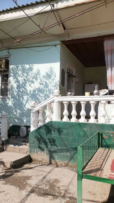 Уй сотилади.Андижон вилояти Пахтаобод тумани Обод МФЙ.Чин кучаси 99-уй