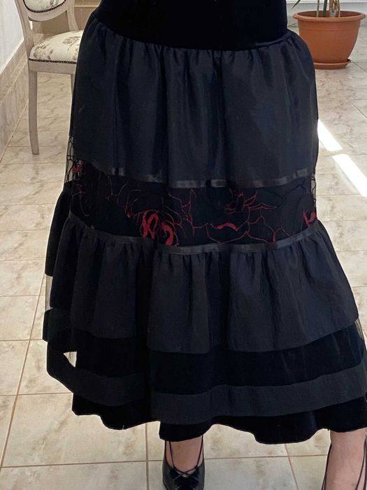 Fusta midi Agnes Toma - CU ETICHETA (catifea neagra si dantela)