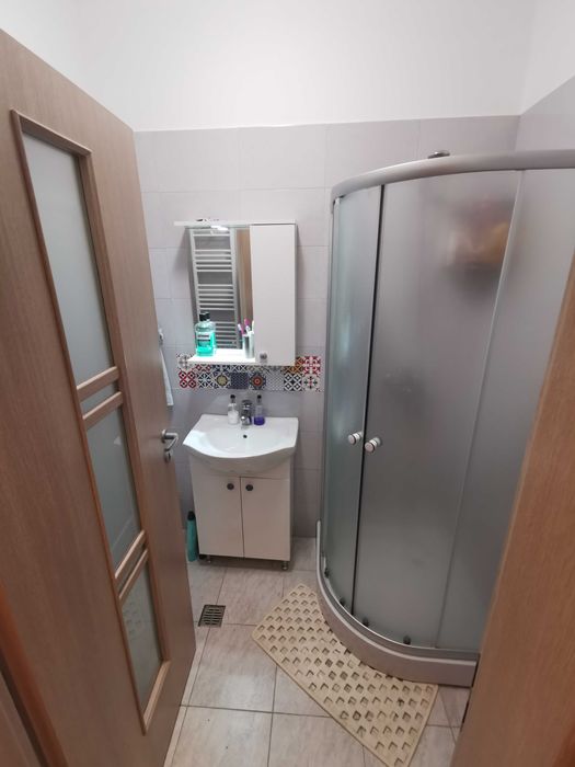 Centrala/ 3 camere/ Bloc 2015/ 2 Băi/ Parcare/ Balcon/Aer Conditionat