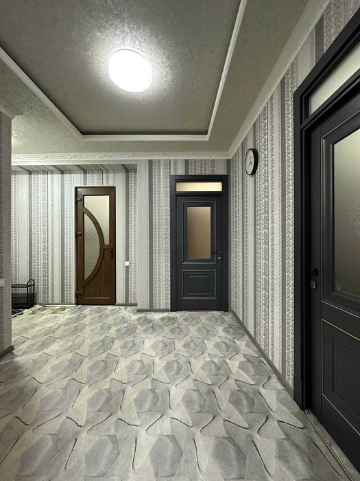 Квартира Қорасув мавзесида ижарага берилади: