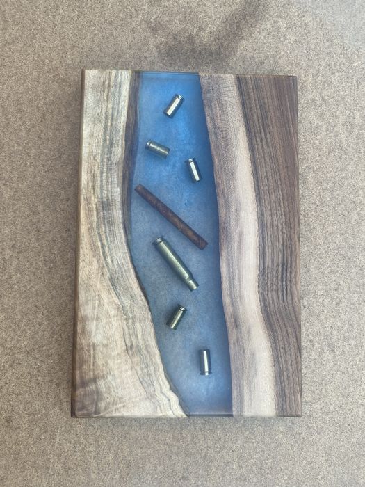 Дъски от орех и епоксидна смола