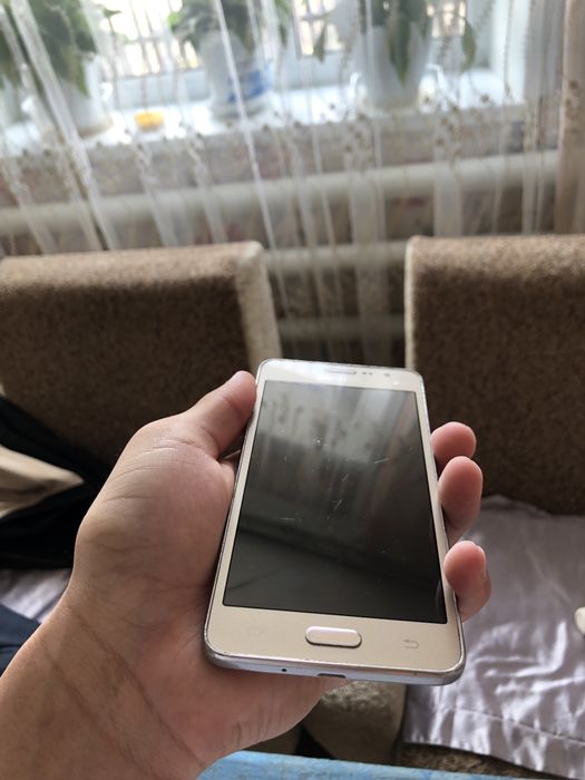 Продам Samsung J2 prime