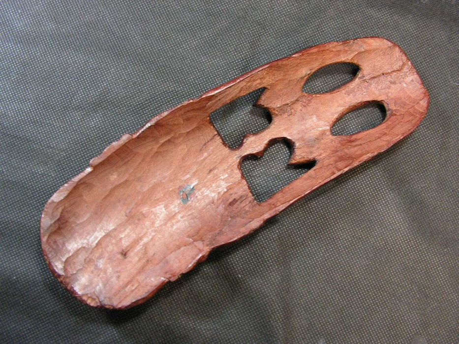 Дърворезба -  африканска женска глава с гривна от абанос за подарък