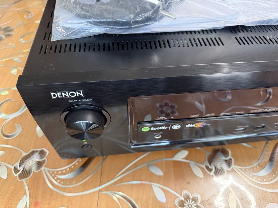 Denon AVR-X3200W Bluetooth Wi-Fi