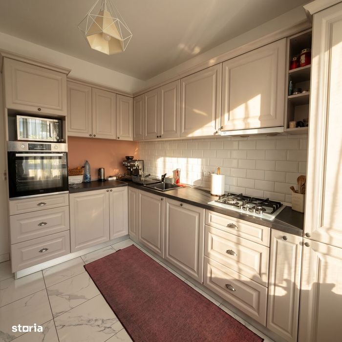 Duplex cu 4 camere, stil mediteranean. Complet mobilat/utilat