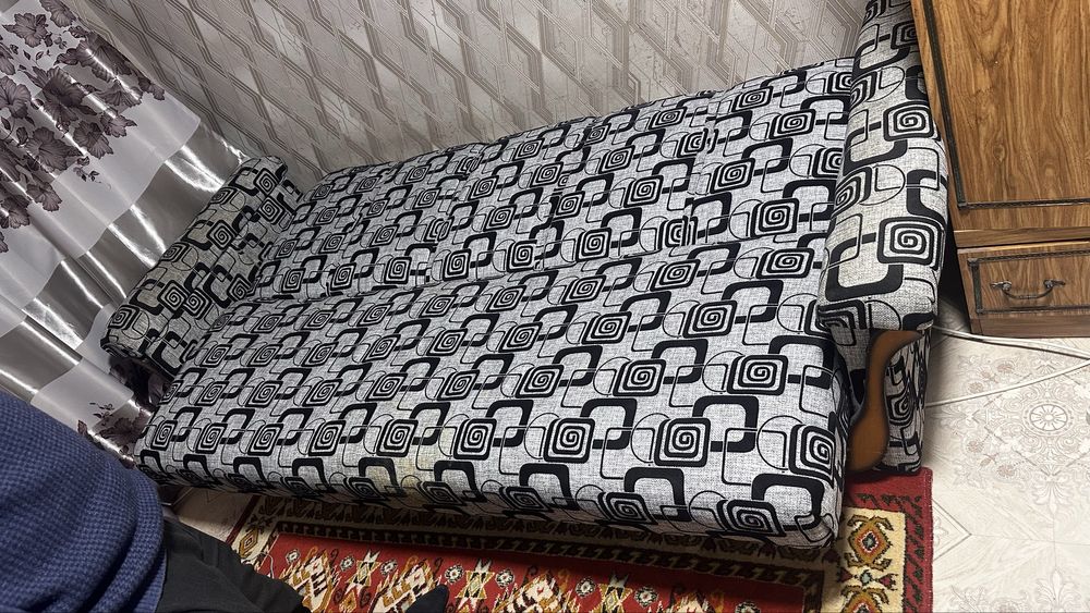 Диван Б/у.