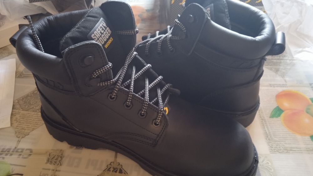 Сатылады осенний аяқ киім