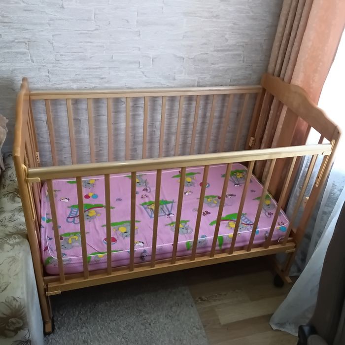 Продам детскую кроватку