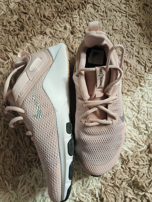 Nike Legend Essential Stone Mauve