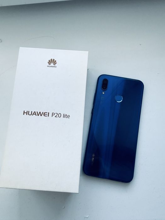 Телефон Huawei P20 lite