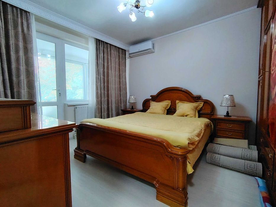 Apartament 3 camere, decomandat, central,etaj:2/4, Hipodrom