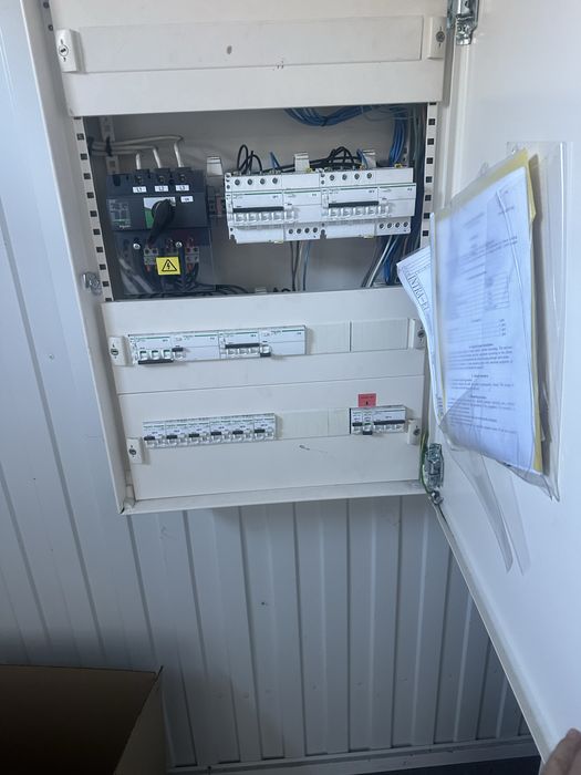 Продам утепленный контейнер под электроборудование