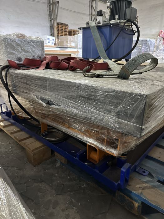 Електрохидравлична ножична платформа