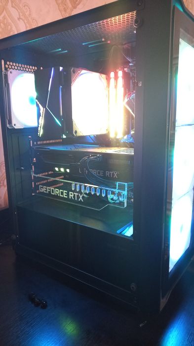 Pc zapchastlari sotiladi