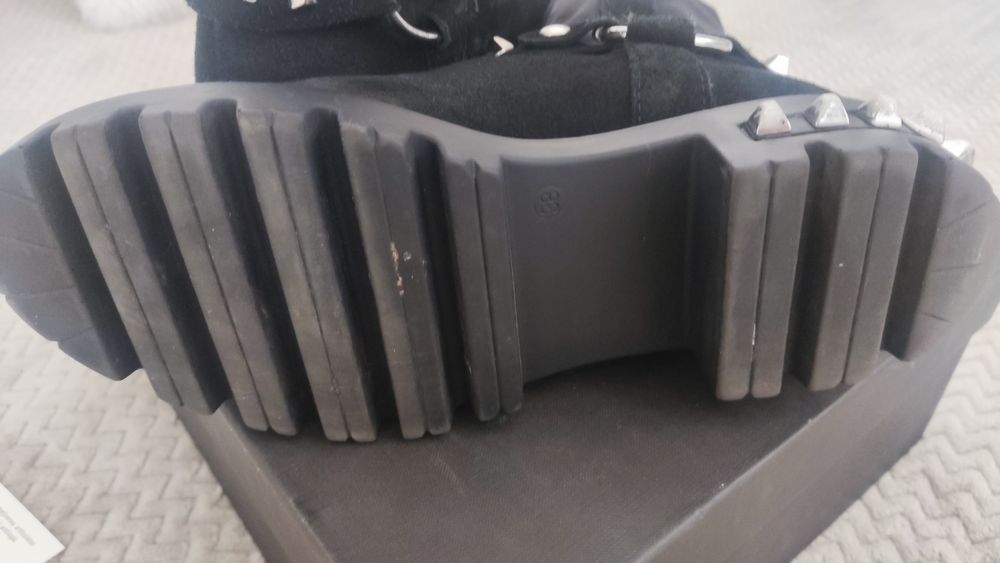 Musette Много ефектни велурени боти