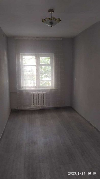 Сдаю 3- х комнатную квартиру в центре