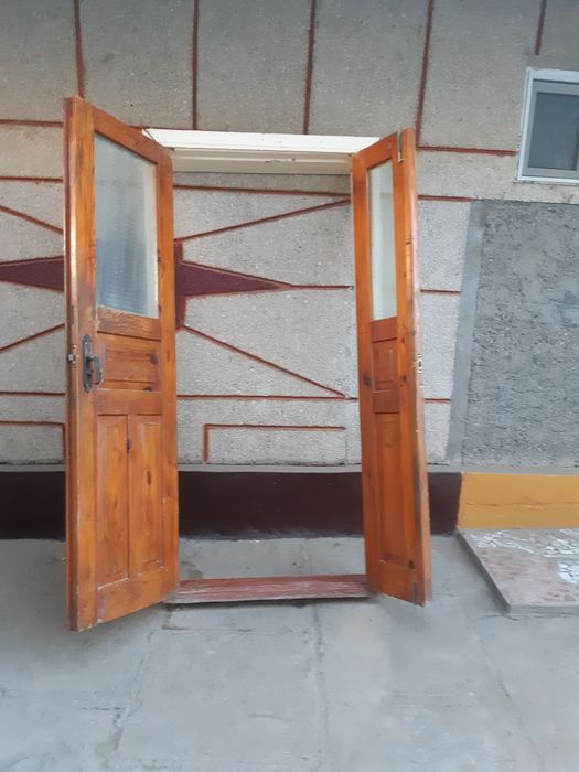 Продам двери в хорошем состоянии