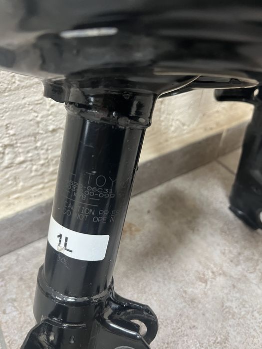 Амортизаторы Камри 70-75 оригинал