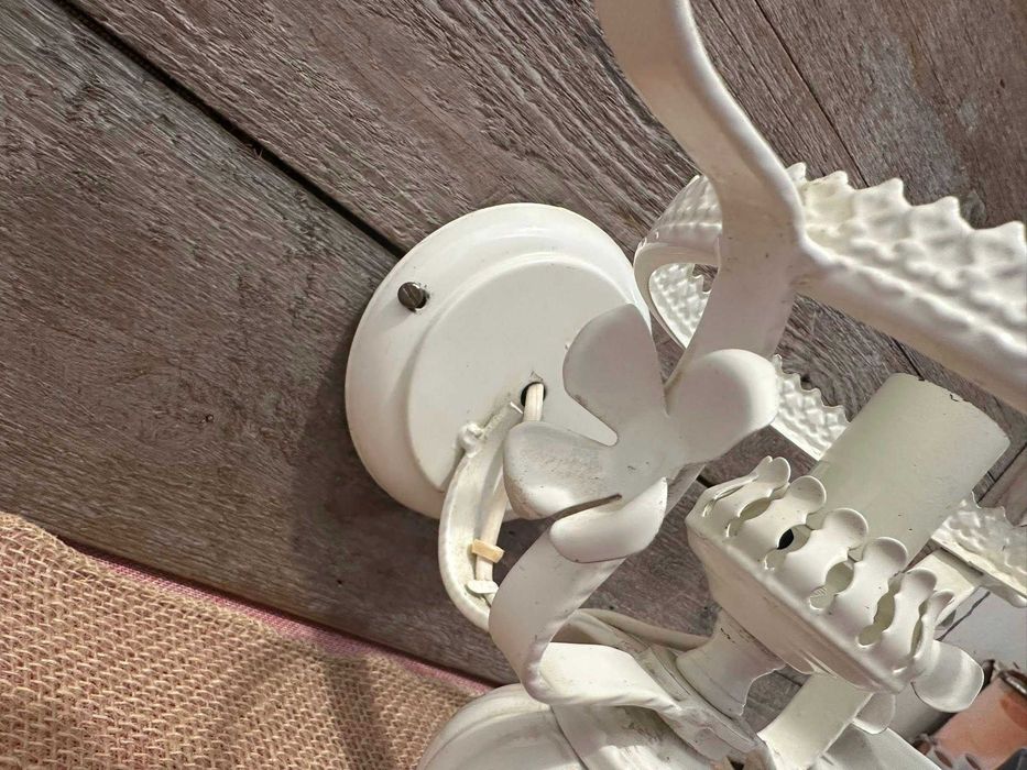 Порцеланов аплик за стена