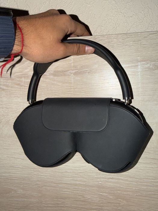 Продаются AirPods Max
