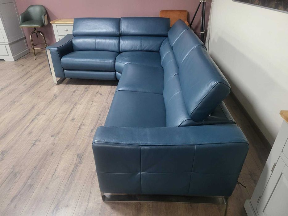 Тюркоазено син кожен ъглов диван Torres с ел. релакс механизъм