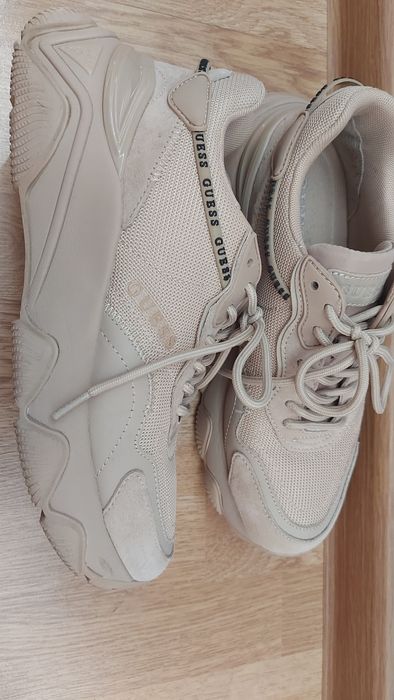 Маратонки  Guess