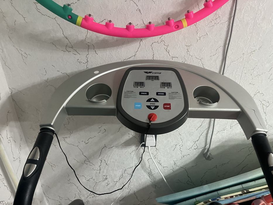 Продам беговую дорожуу