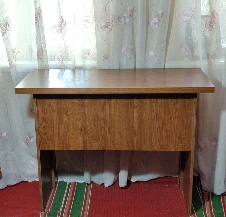 Стол письменный, деревянный