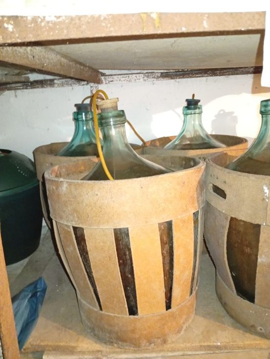 Damigeana de 50 l 70 lei bucata