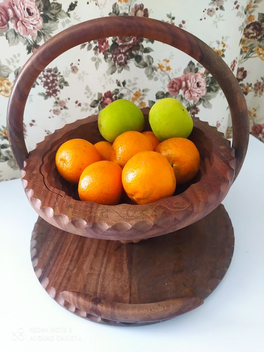 Фруктовница из дерева