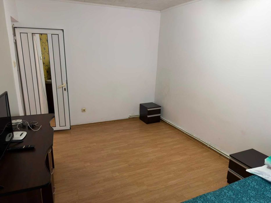 Garsonieră decomandată, 27 mp, Etaj 1/4 – Zona M-uri, Mioveni