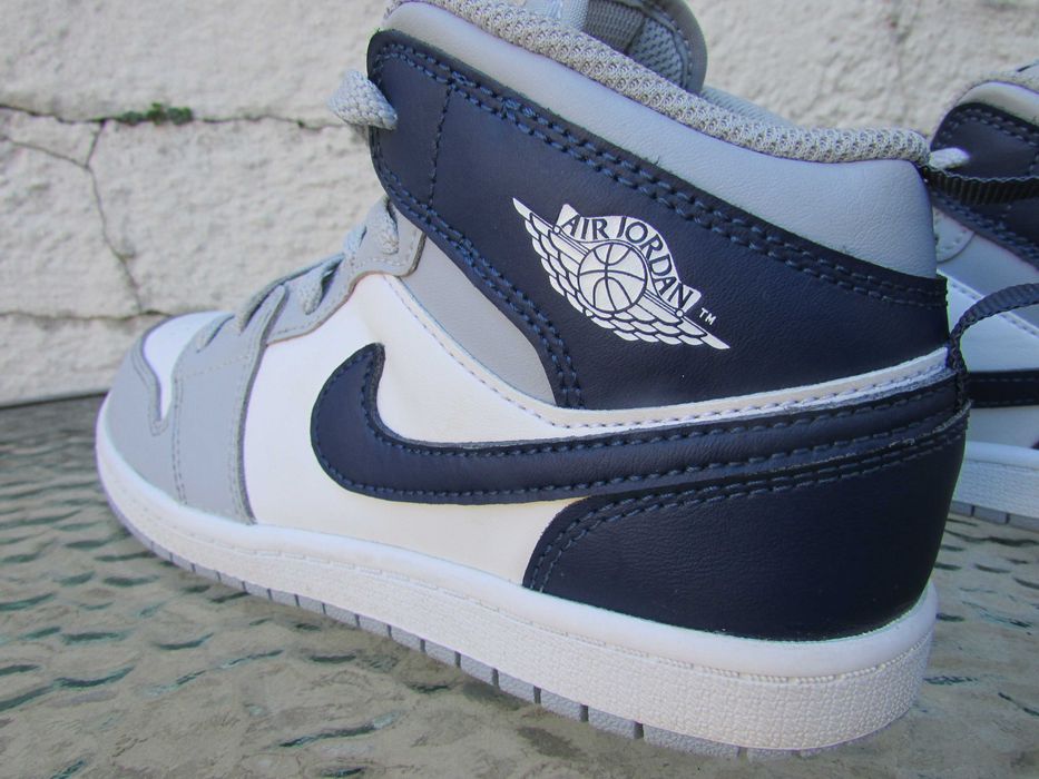 Детски маратонки Nike Air Jordan 1 Mid