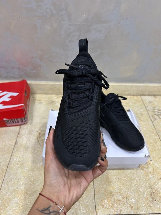 Tenesi Nike Air Max 270 Triple Black femei