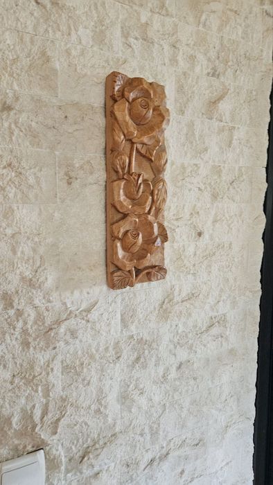 Много красива, масивна дърворезба. Чудесен подарък или декорация.