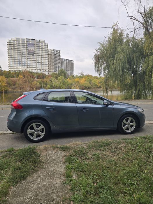 VOLVO V40 2013 — imagine 4
