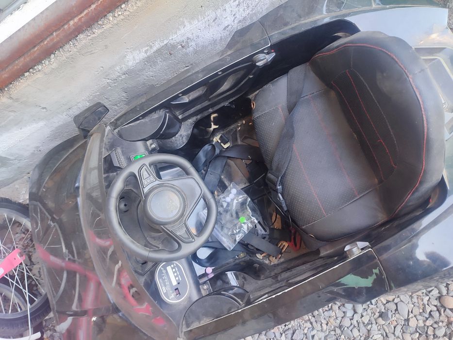 Продам детский автомобиль