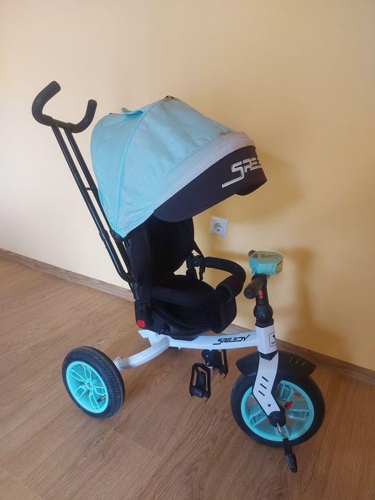 Децка триколка много запазена!!!