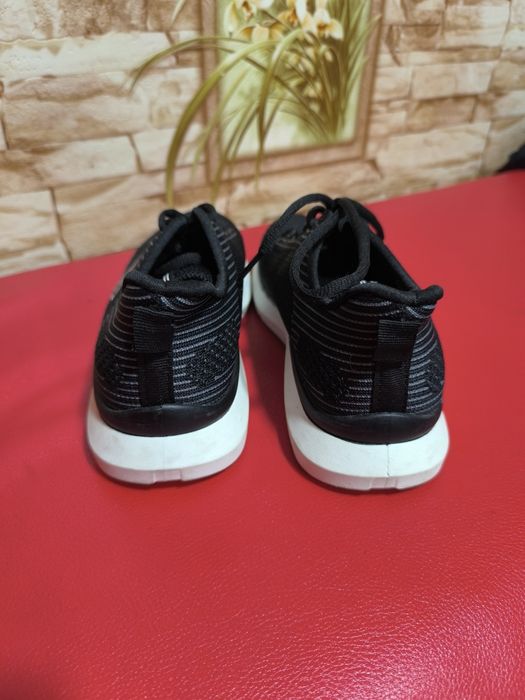 Кроссовки лёгкие 37 р .