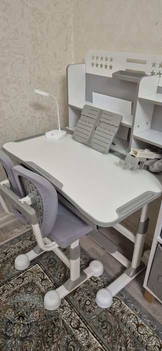 Продам растущий стул и парту