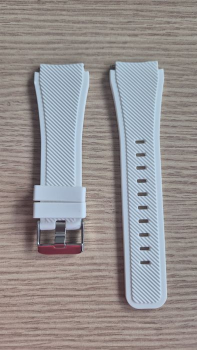 3 броя чисто нови силиконови  каишки за часовници с размер 22