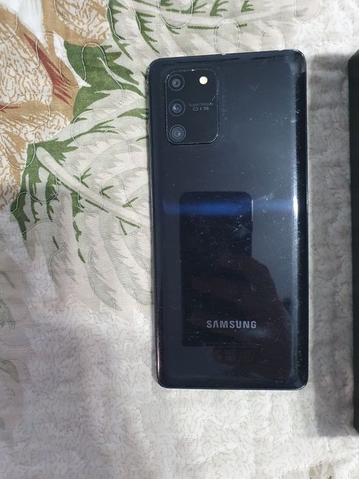 Продам Samsung galaxy s10 lite